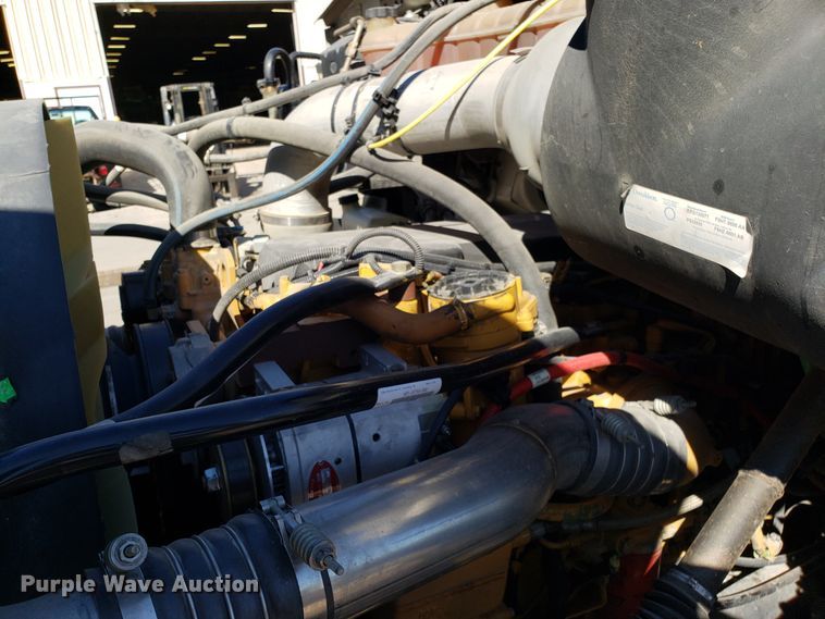 image for item DH2864 2008 Sterling L-Line vacuum truck