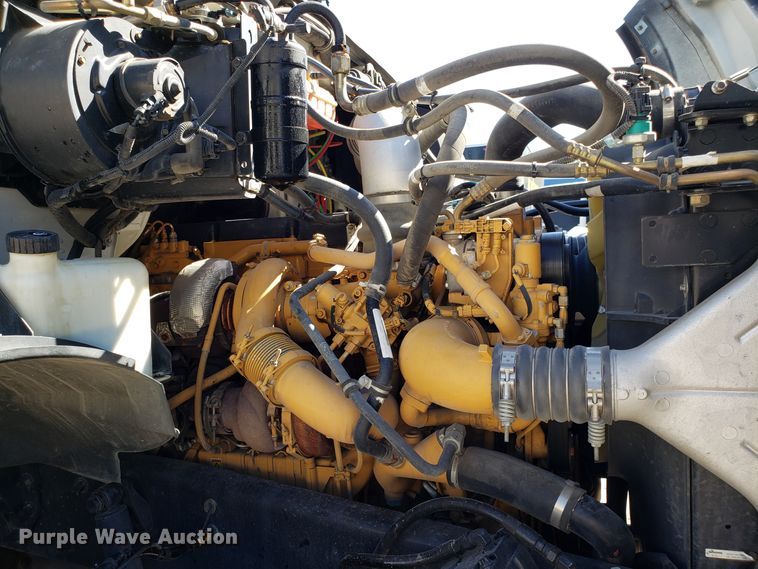 image for item DH2864 2008 Sterling L-Line vacuum truck