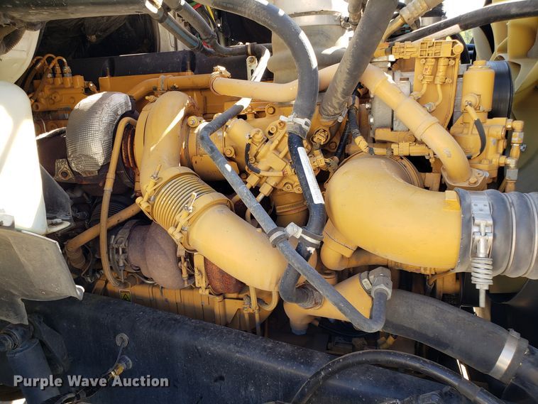 image for item DH2864 2008 Sterling L-Line vacuum truck