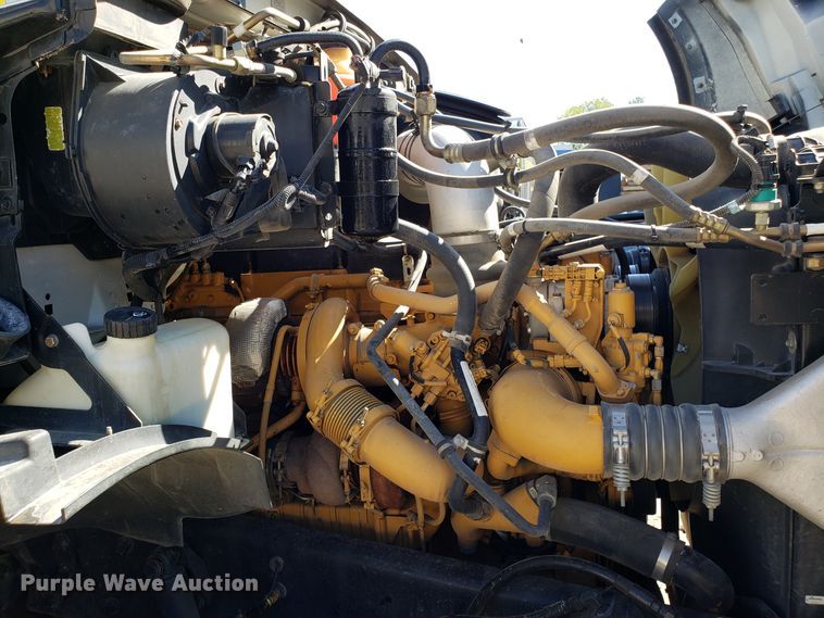 image for item DH2864 2008 Sterling L-Line vacuum truck