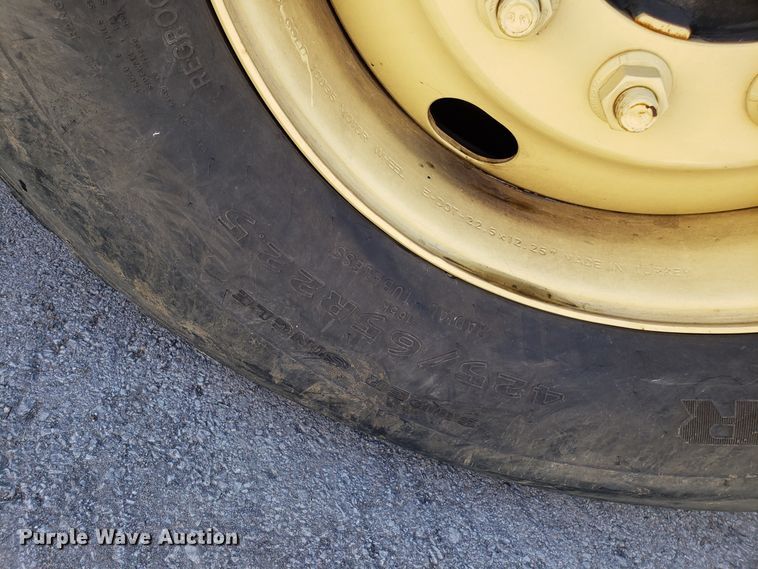 image for item DH2864 2008 Sterling L-Line vacuum truck