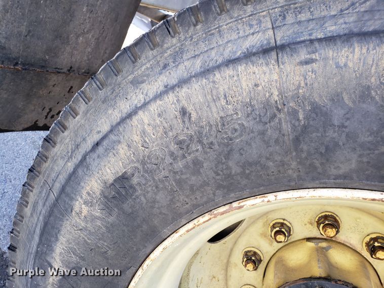 image for item DH2864 2008 Sterling L-Line vacuum truck