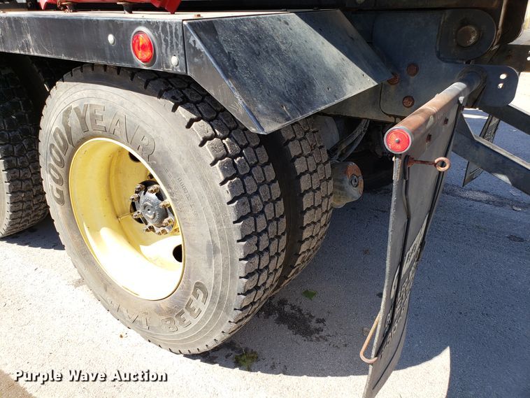 image for item DH2864 2008 Sterling L-Line vacuum truck