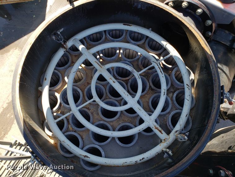 image for item DH2864 2008 Sterling L-Line vacuum truck