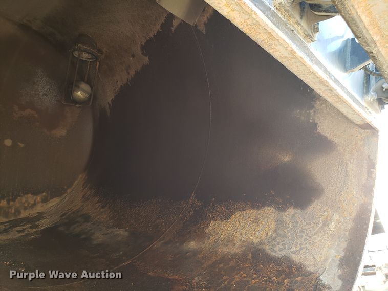 image for item DH2864 2008 Sterling L-Line vacuum truck