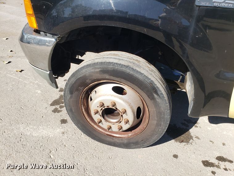 image for item DH2867 2001 Ford F550 Super Duty flat dump bed truck