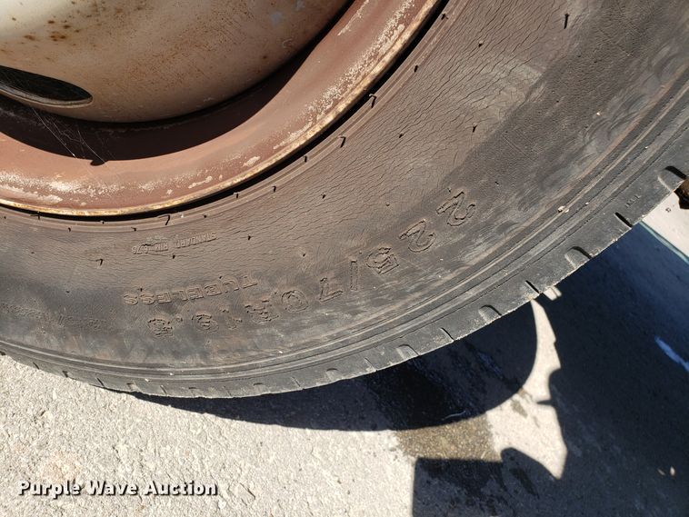 image for item DH2867 2001 Ford F550 Super Duty flat dump bed truck