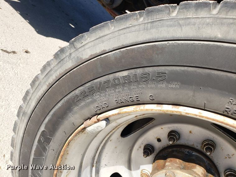 image for item DH2867 2001 Ford F550 Super Duty flat dump bed truck