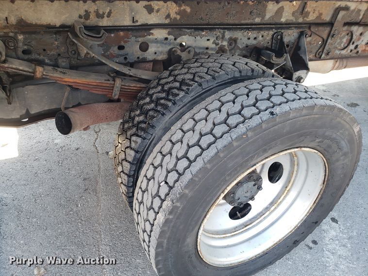 image for item DH2867 2001 Ford F550 Super Duty flat dump bed truck