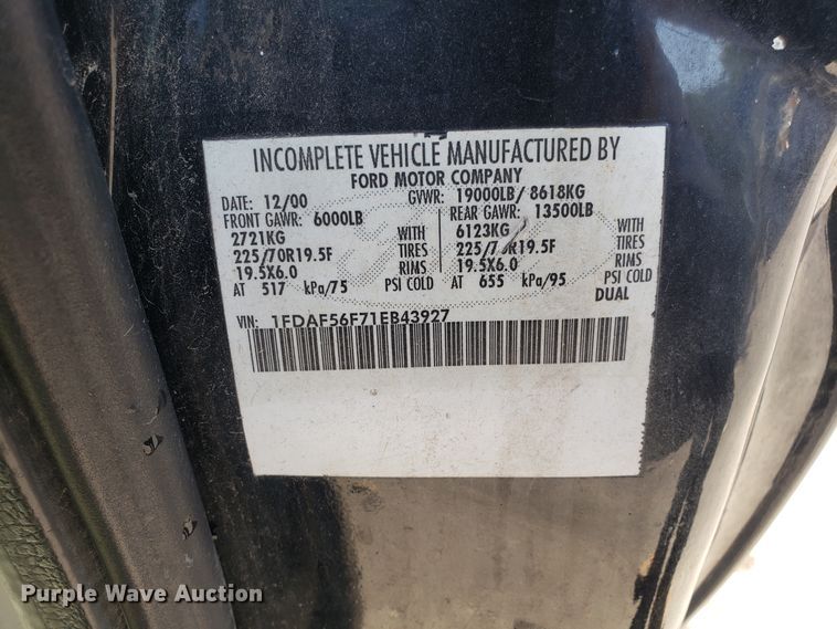 image for item DH2867 2001 Ford F550 Super Duty flat dump bed truck