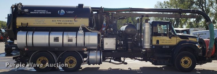 image for item DH2869 2009 International 7600 vacuum truck