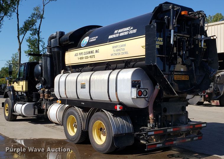 image for item DH2869 2009 International 7600 vacuum truck