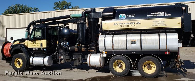 image for item DH2869 2009 International 7600 vacuum truck