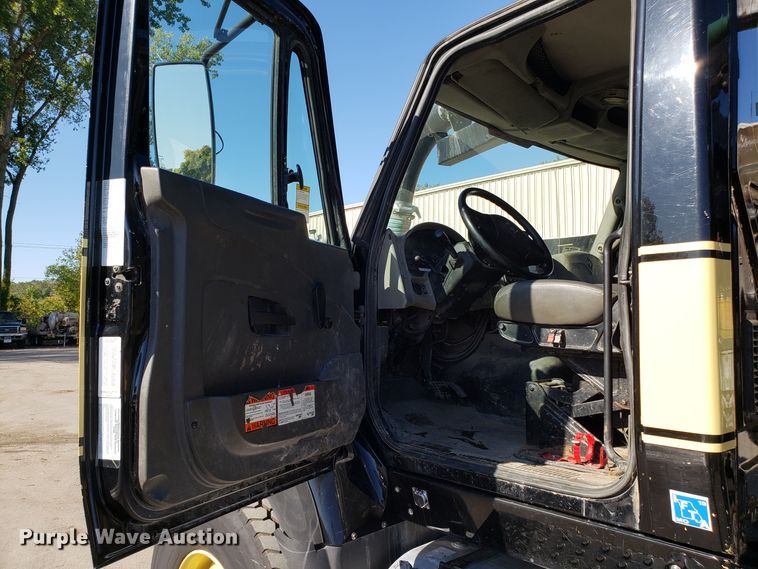 image for item DH2869 2009 International 7600 vacuum truck