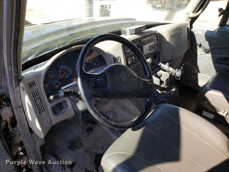 image for item DH2869 2009 International 7600 vacuum truck