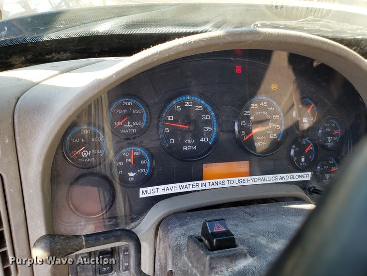 image for item DH2869 2009 International 7600 vacuum truck