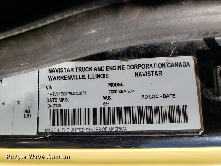 image for item DH2869 2009 International 7600 vacuum truck