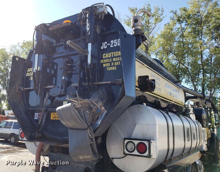 image for item DH2869 2009 International 7600 vacuum truck