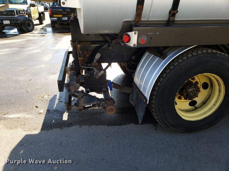 image for item DH2869 2009 International 7600 vacuum truck