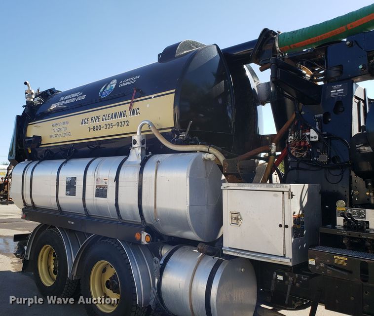 image for item DH2869 2009 International 7600 vacuum truck