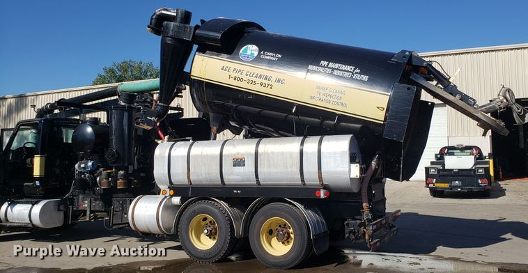 image for item DH2869 2009 International 7600 vacuum truck