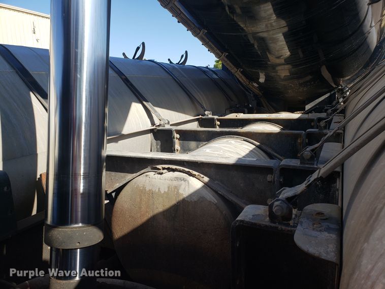 image for item DH2869 2009 International 7600 vacuum truck