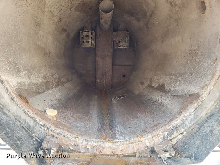 image for item DH2869 2009 International 7600 vacuum truck