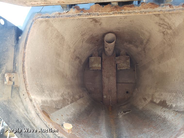 image for item DH2869 2009 International 7600 vacuum truck