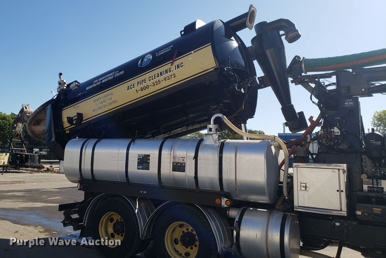 image for item DH2869 2009 International 7600 vacuum truck