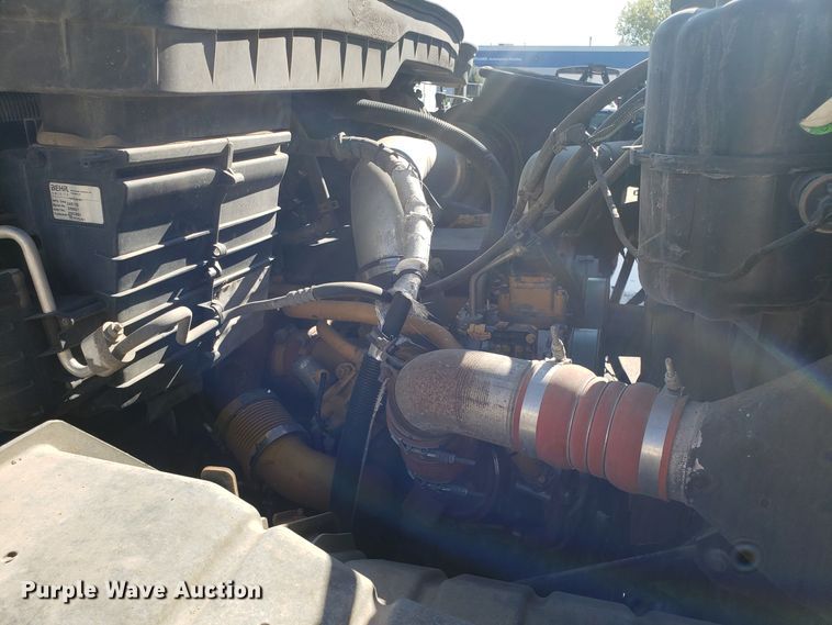 image for item DH2869 2009 International 7600 vacuum truck
