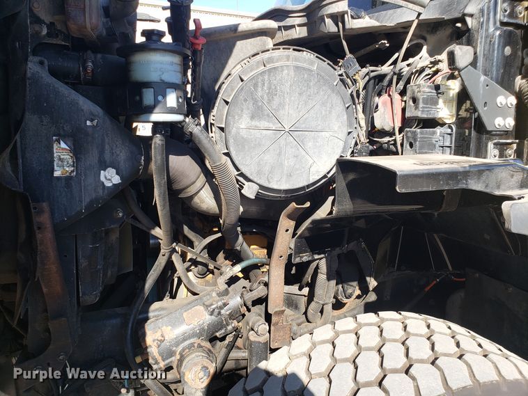 image for item DH2869 2009 International 7600 vacuum truck