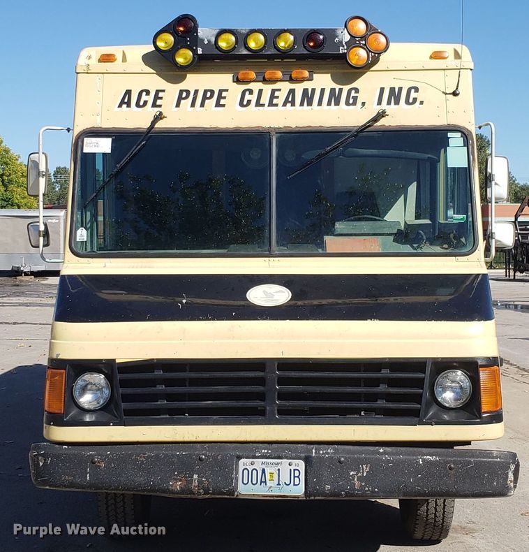 image for item DH2870 1994 Chevrolet P30 delivery van