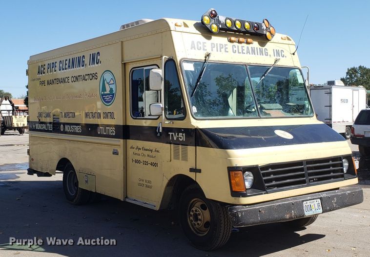 image for item DH2870 1994 Chevrolet P30 delivery van