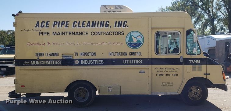 image for item DH2870 1994 Chevrolet P30 delivery van