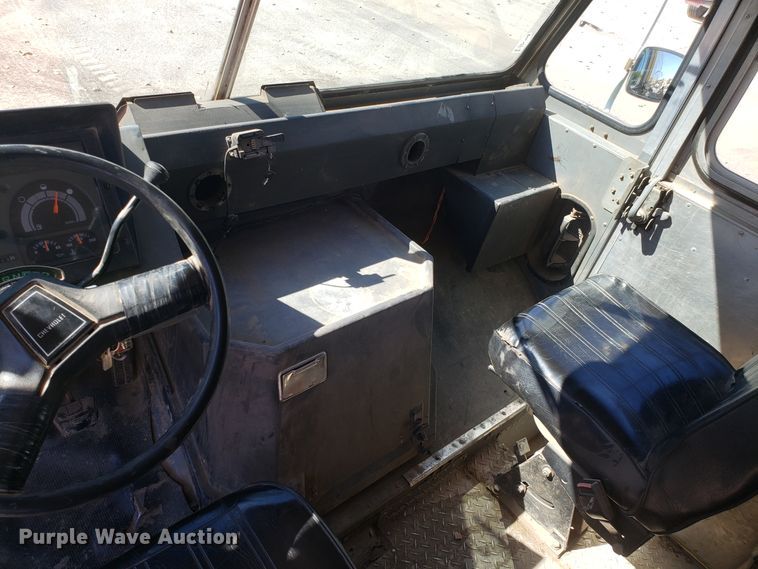 image for item DH2870 1994 Chevrolet P30 delivery van