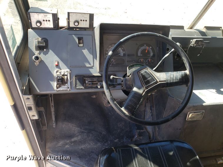 image for item DH2870 1994 Chevrolet P30 delivery van