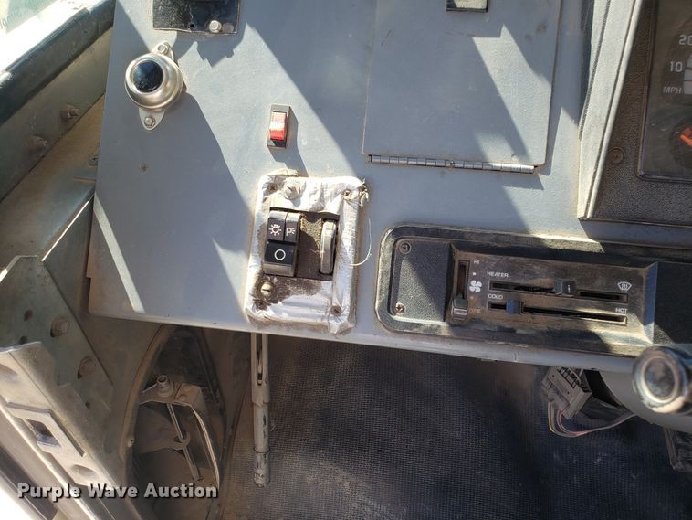 image for item DH2870 1994 Chevrolet P30 delivery van