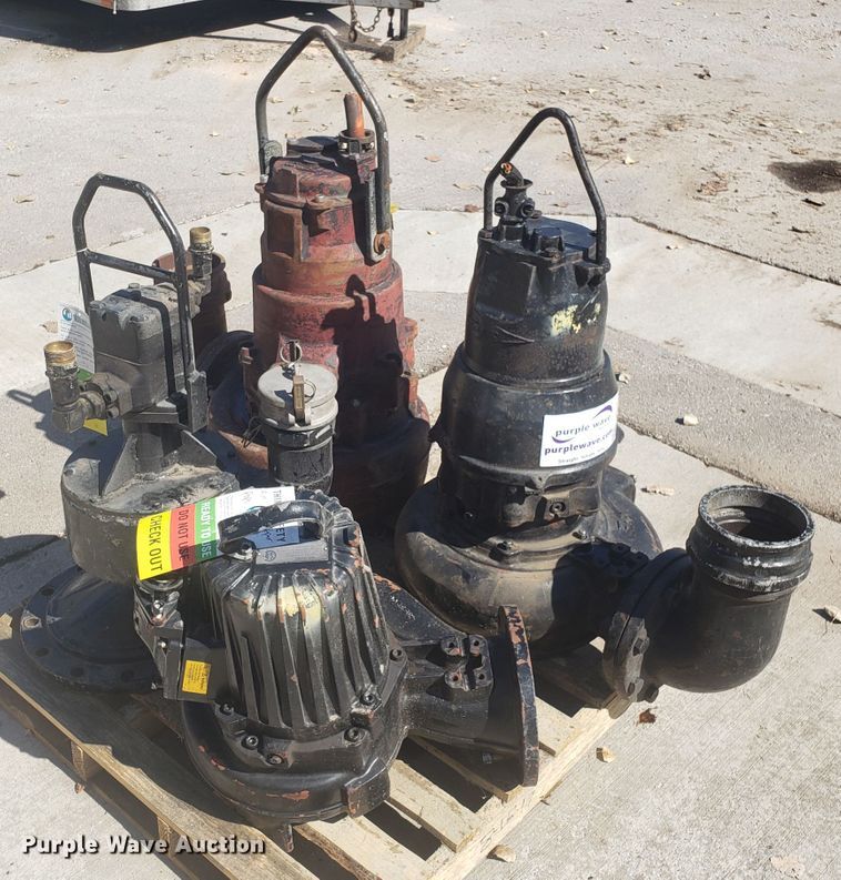 image for item DH2872 (4) submersible water pumps