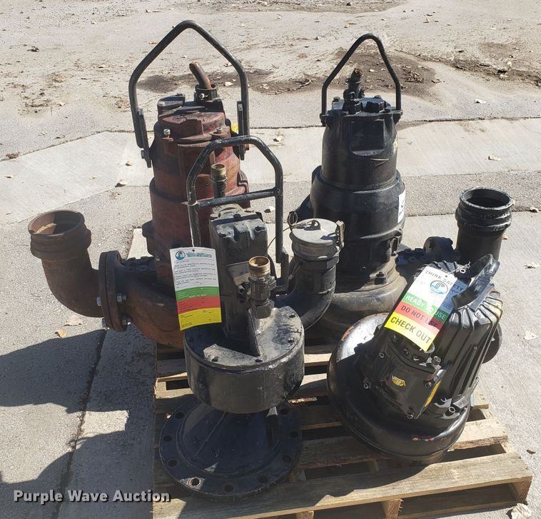 image for item DH2872 (4) submersible water pumps