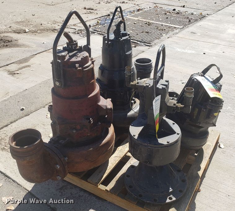 image for item DH2872 (4) submersible water pumps