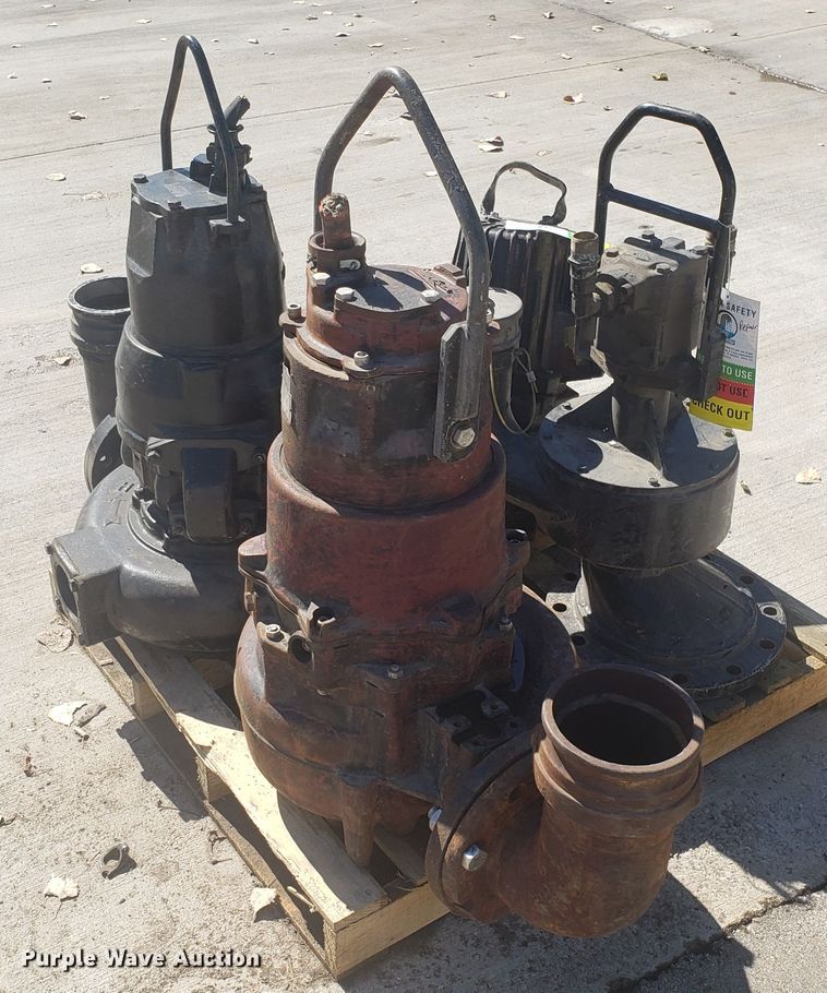 image for item DH2872 (4) submersible water pumps