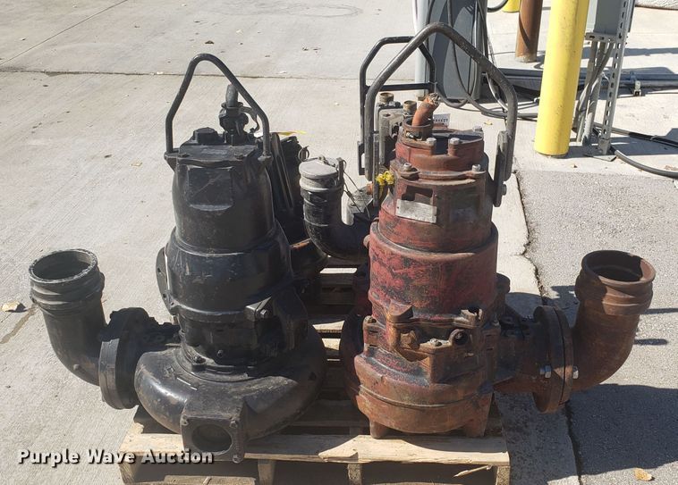 image for item DH2872 (4) submersible water pumps