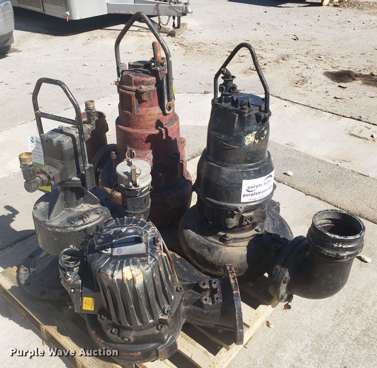 image for item DH2872 (4) submersible water pumps