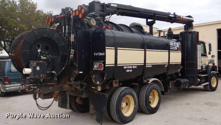 image for item DH5289 1995 White GMC WG hydrovac truck