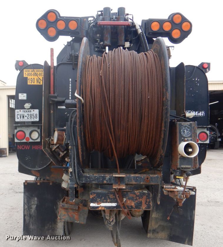 image for item DH5289 1995 White GMC WG hydrovac truck