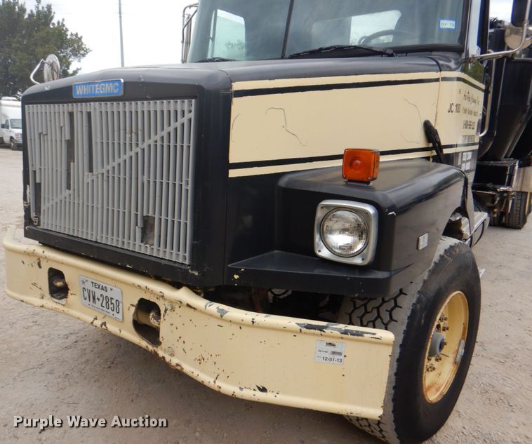 image for item DH5289 1995 White GMC WG hydrovac truck