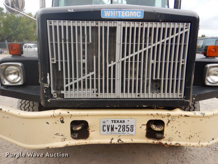 image for item DH5289 1995 White GMC WG hydrovac truck