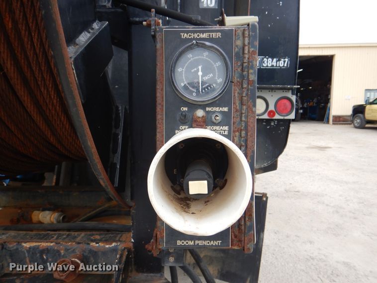 image for item DH5289 1995 White GMC WG hydrovac truck