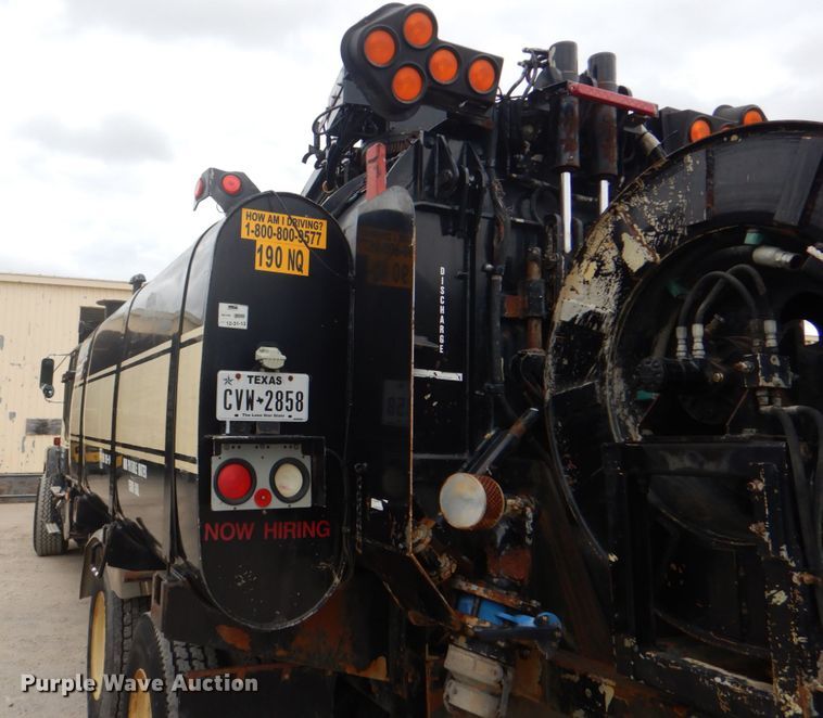 image for item DH5289 1995 White GMC WG hydrovac truck