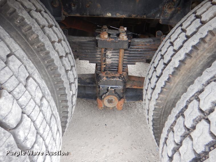 image for item DH5289 1995 White GMC WG hydrovac truck